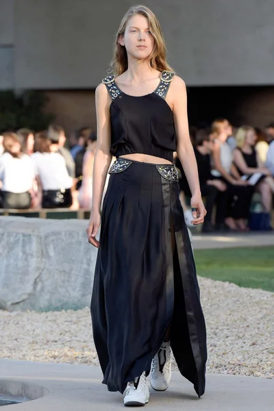 Look 7